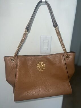 Tory Burch Tan Leather Logo Tote w/Wallet